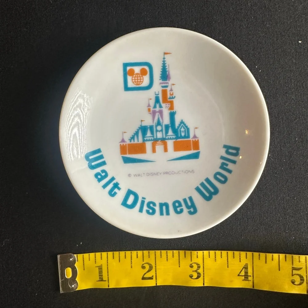Walt Disney World Productions mini collectors Plate